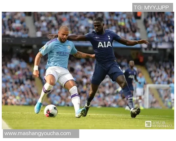 喀山红宝与莫中央的精彩对决揭示足球战术与团队协作的完美结合