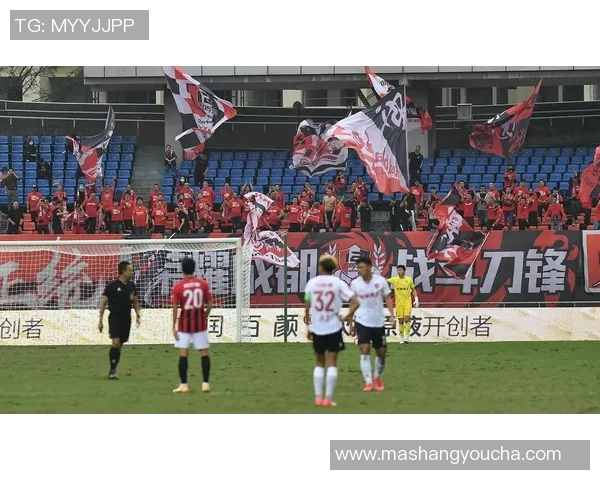 山形山神与湘南海的激烈对决展现足球魅力与团队精神的巅峰之战 山形山神与湘南海的激烈对决展现足球魅力与团队精神的巅峰之战