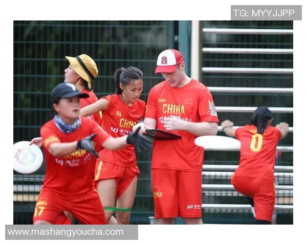 重庆飞盘队技术争议引发热议球员表现与战术分析成焦点